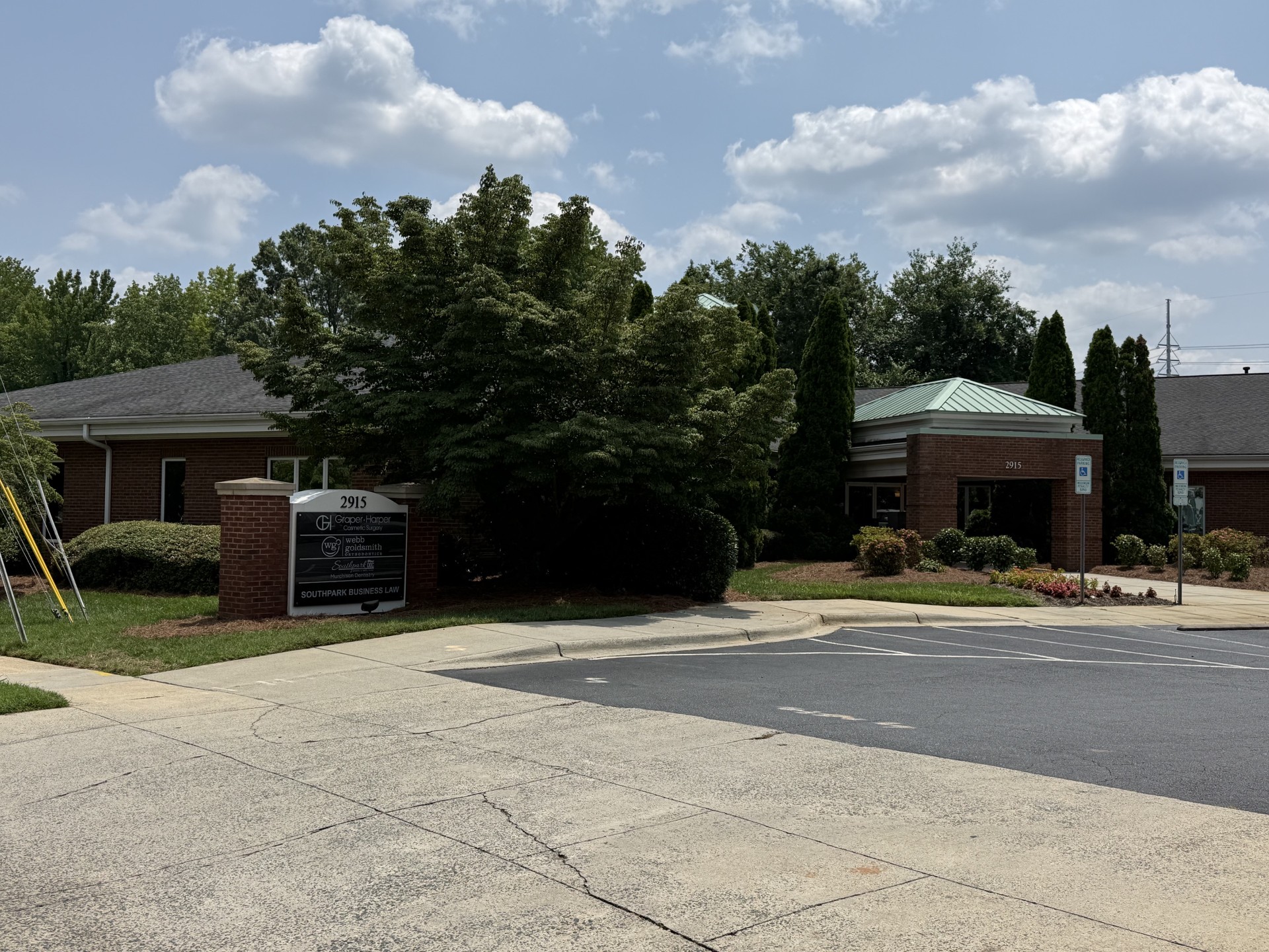 Charlotte – Coltsgate